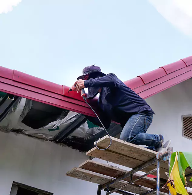 Expert Gutter and Roof Repair: Keeping Fox Island Properties Dry and Protected